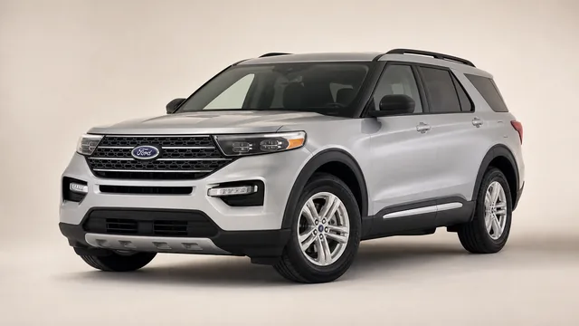 2022年式 Ford Explorer XLT — 斜め前からの外観