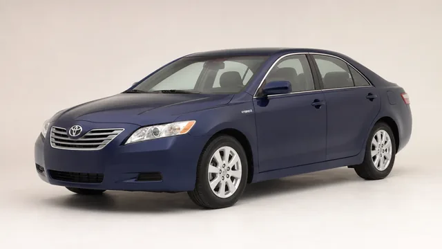 Toyota Camry Hybrid sedán, 2007 — vista delantera de tres cuartos